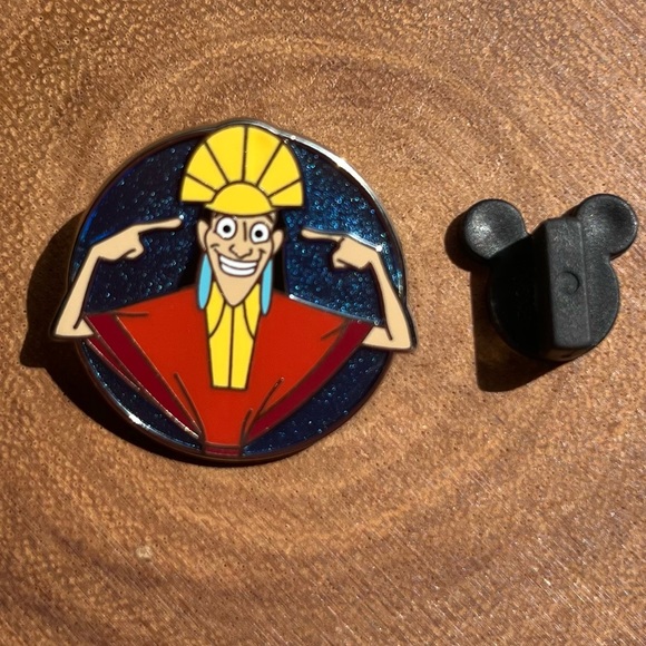 Disney Parks Pin Emperor's New Groove Yzma & Kuzco 2 Trading Pins Set - Picture 5 of 7